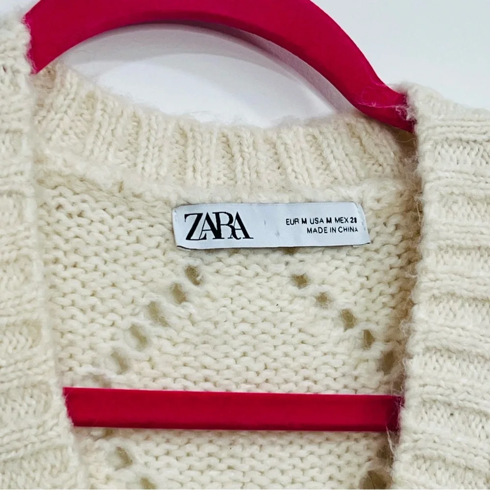Zara Cream V-Neck Sweater‎ - Picture 6 of 8